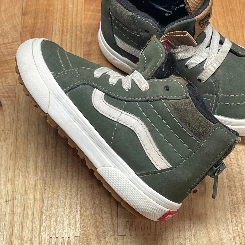 Vans Sk8-Hi MTE Toddler Size 6.5 Olive Green High Top Zip Sneakers 721454